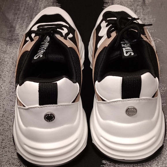 Steve Madden Sneakers - Picture 3 of 3